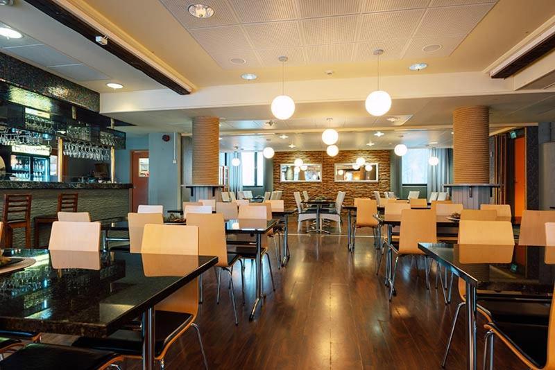 Outokumpu Hotelliravintola Kumpu מראה חיצוני תמונה